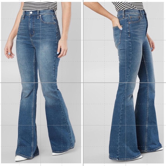 NWT Free People Flare Leg Jeans - Picture 6 of 14